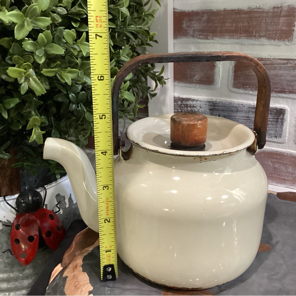 🟤 Vintage - Cream colored, enamel coated, Tea Kettle w/ Wooden Handle - Decor - Picture 14 of 16